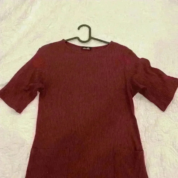 Dee Elle Long Top - Picture 2 of 5